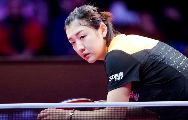 他因膝盖伤 他因膝盖伤