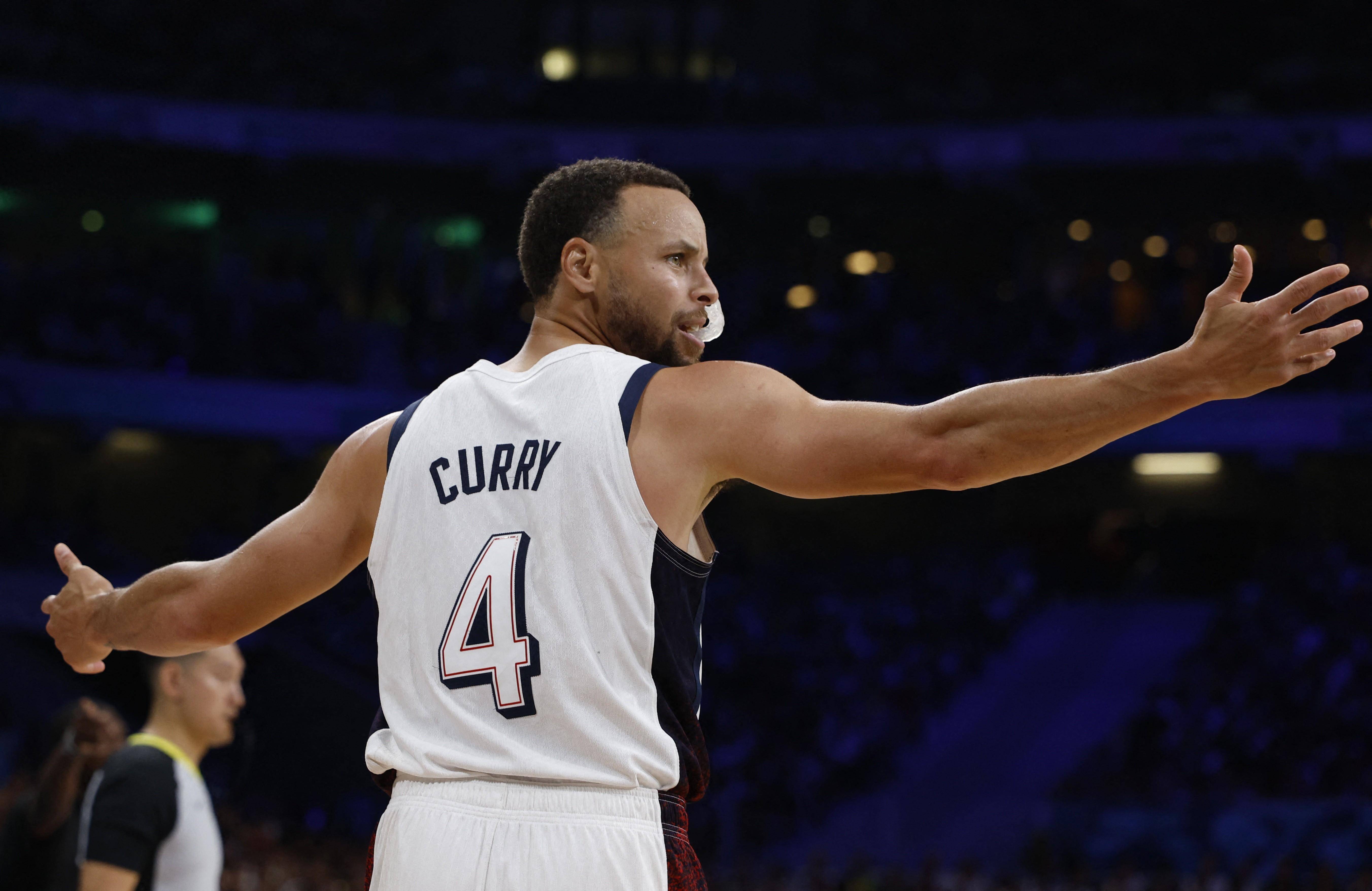 球员合约中 球员合约中